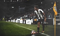 米兰登录入口-骑士对阵凯尔特人，米切尔统治全场，一场属于个人的传奇表演