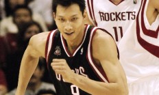 米兰APP下载-勇士逆转火箭，易建联带队取胜的简单介绍