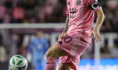 米兰体育官网-瓦伦西亚绝地反击阿森纳，梅西高光表现的简单介绍