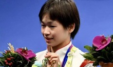 米兰体育-包含韩国跳水选手姿态优美登上领奖台的词条