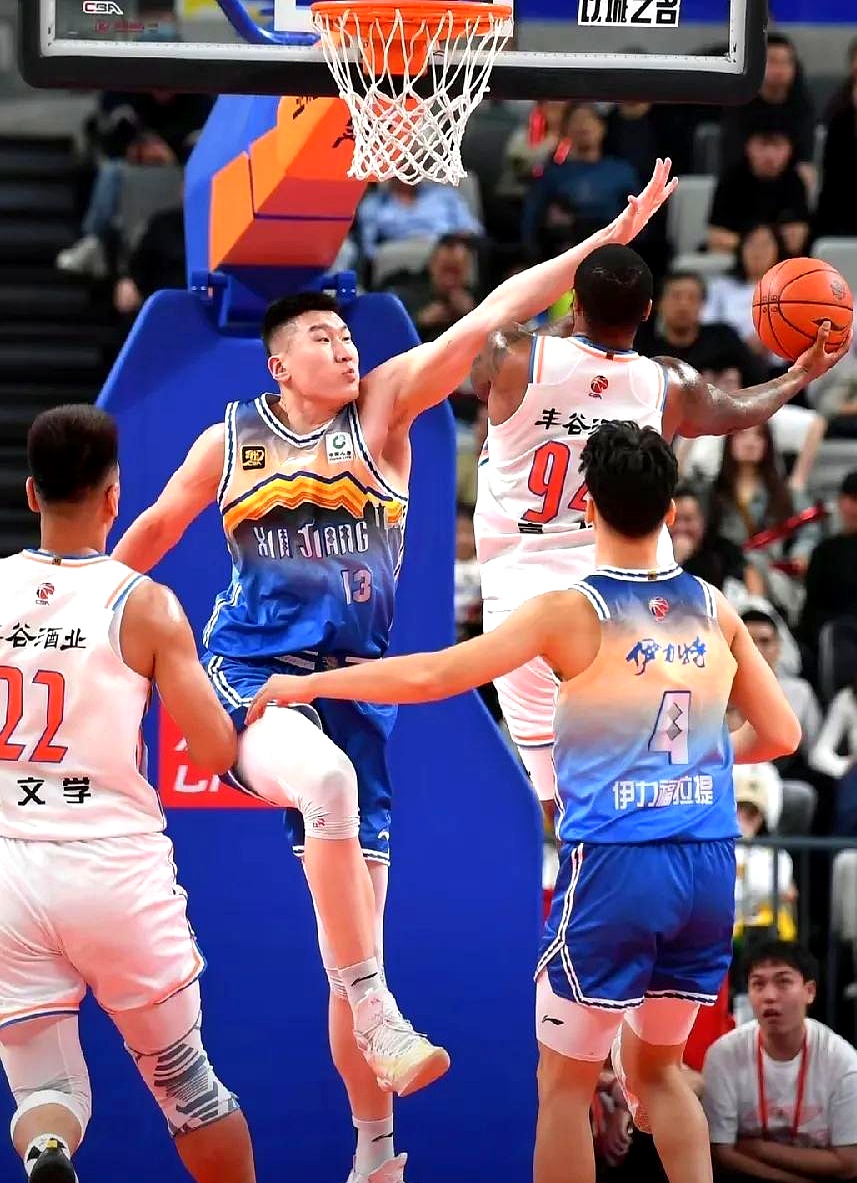 包含新疆男篮晋级总决赛，逼平深圳队的词条