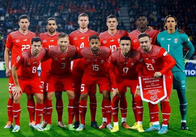 包含瑞士大败俄罗斯，遭遇欧预赛赛季终结的词条