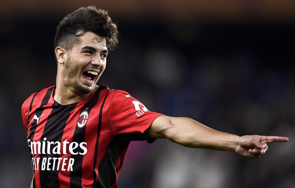 包含卡利亚里主场胜出，保住积分优势的词条