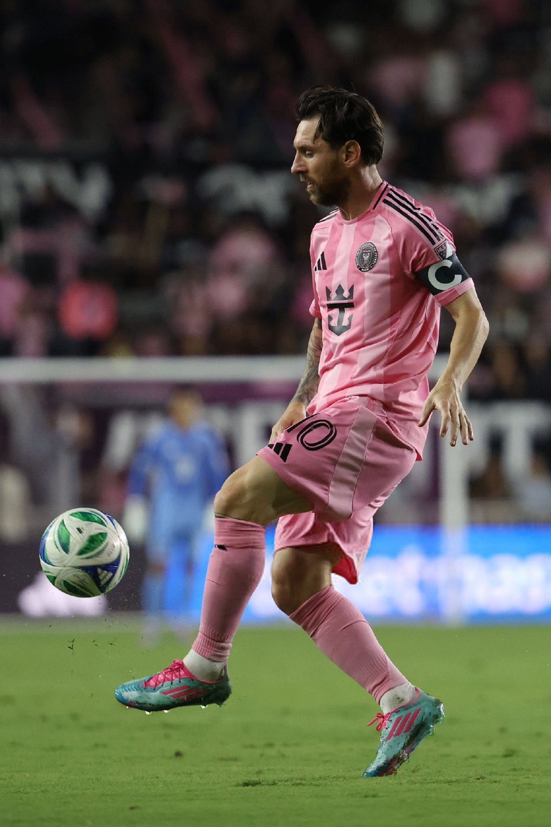 瓦伦西亚绝地反击阿森纳，梅西高光表现的简单介绍