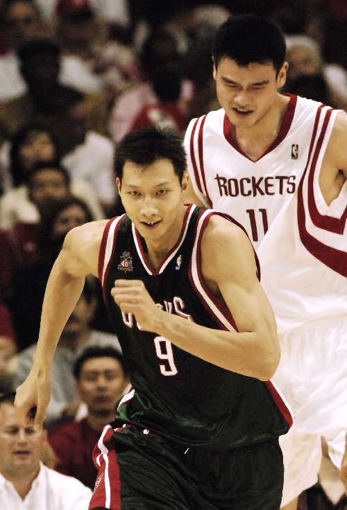 勇士逆转火箭，易建联带队取胜的简单介绍