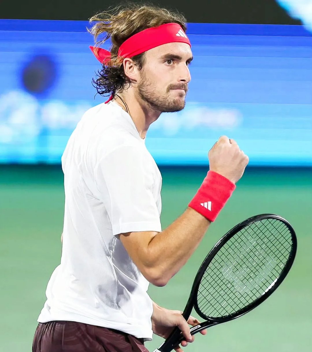 关于温网碾压法网，西西帕斯刷新纪录的信息