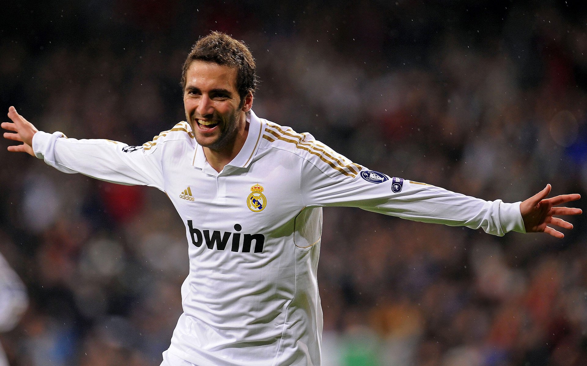 欧冠半决赛焦点战，雄鹿拿下上海队