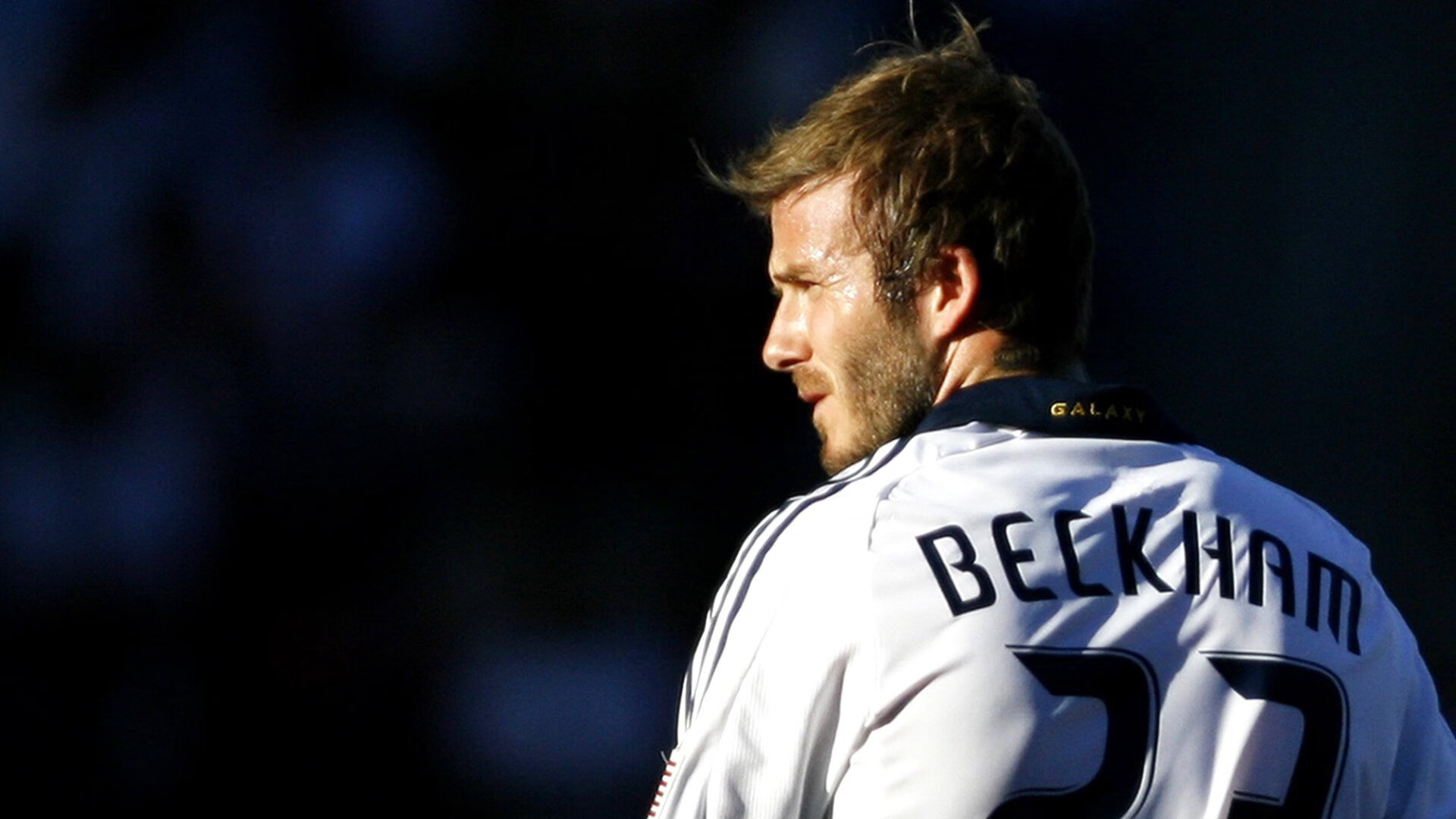 从玻利维亚高原到伯纳乌，足球世界的多元叙事与英雄时刻