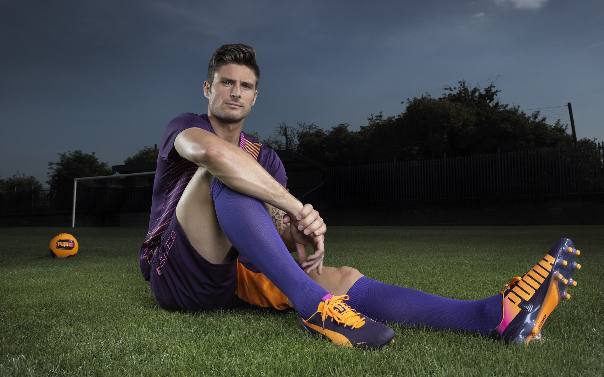 阿劳霍奥运前哨战一锤定音,曼联新体系稳稳降服日本挑战