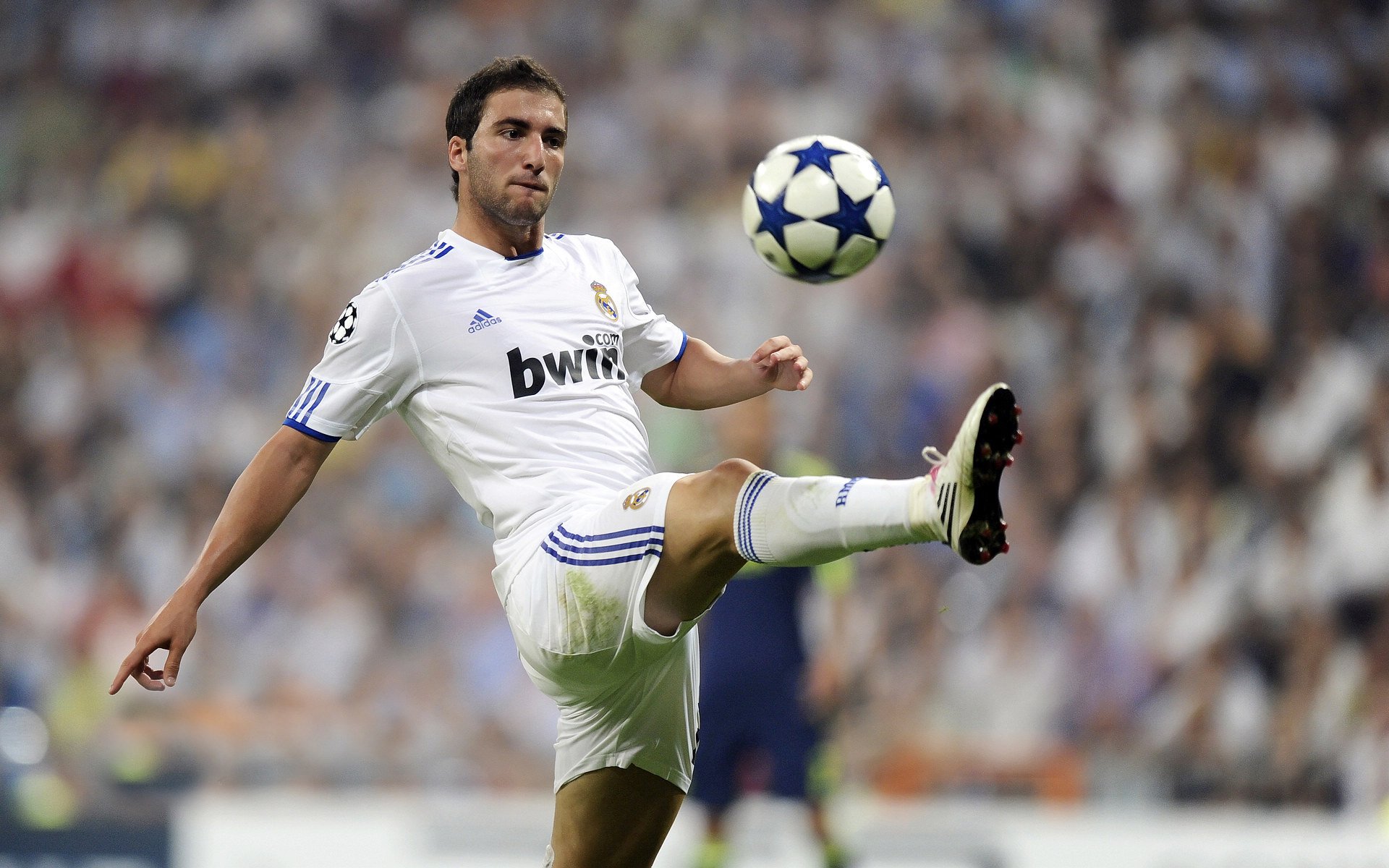 克莱爆发,步行者一波带走广东队,一场跨越篮球次元的对话